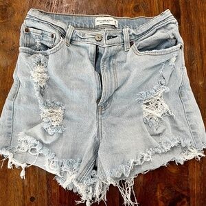Abercrombie & Fitch Curve Love High Rise 4" Short Size 6